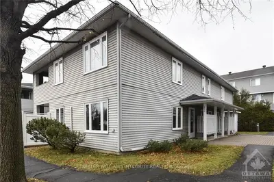 1031 CUMMINGS Avenue G, Cyrville - Carson Grove - Pineview, ON K1J 9K7