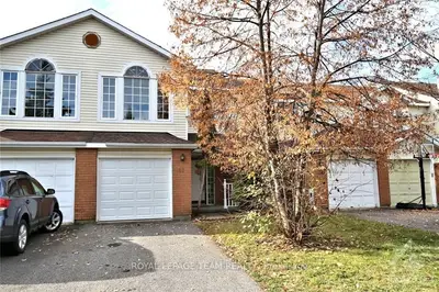 26 Hodgson Court, Kanata, On K2k 2t4