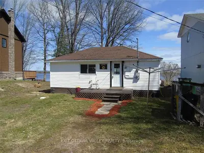 512 Macgregors Bay Trail, Petawawa, On K8a 8k9