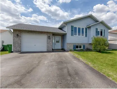 22 CONCORD Street, Petawawa, ON K8H 3S2