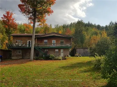209 KAMANISKEG LAKE Road, Hastings Highlands, ON K0J 1L0