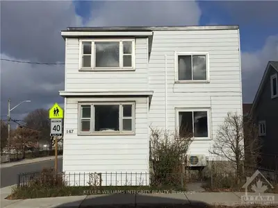 147 CARILLON Street, Vanier and Kingsview Park, ON K1L 5X9