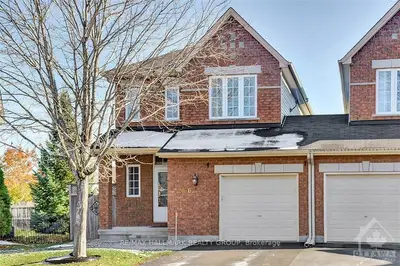 2076 MELETTE Crescent, Orleans - Cumberland and Area, ON K4A 4X2