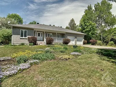 6525 GREELY WEST Drive, Greely - Metcalfe - Osgoode - Vernon and Area, ON K4P 1B5