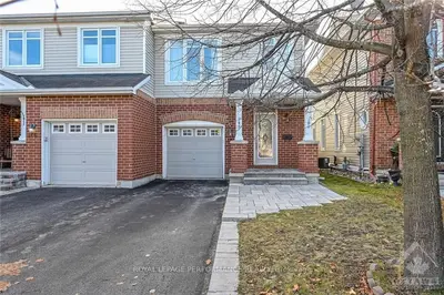 184 PARKIN Circle, Blossom Park - Airport and Area, ON K1T 4G4