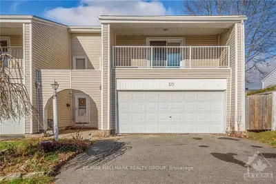 50 GRADY Crescent, South of Baseline to Knoxdale, ON K2H 5S1
