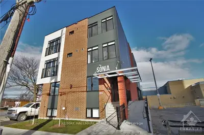 351 Croydon Avenue 001, Britannia - Lincoln Heights And Area, On K2b 0a4