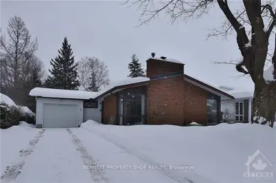 7 CROFTON Road, South of Baseline to Knoxdale, ON K2G 0N1