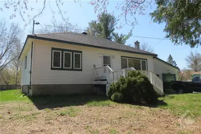 5696 PHILIP Street, Greely - Metcalfe - Osgoode - Vernon and Area, ON K0A 2W0