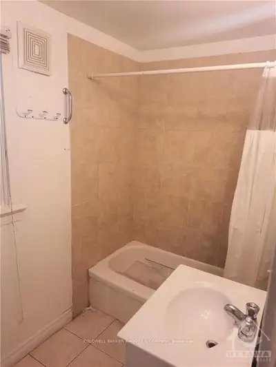 127 Ste Cecile Street, Vanier And Kingsview Park, On K1l 5l3