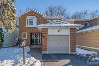 62 PINETRAIL Crescent, South of Baseline to Knoxdale, ON K2G 5A4