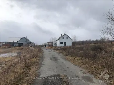 6086 FRONTIER Road, Orleans - Cumberland and Area, ON K0A 3H0