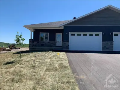 25 ASTROLABE Road, Whitewater Region, ON K0J 1K0