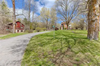 100 Bruce Street, Bonnechere Valley, On K0j 1t0