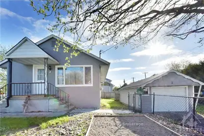 3 Bassano Street, Meadowlands - Crestview And Area, On K2g 1l2
