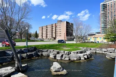 3 Apple Street 403, Brockville, On K6v 4x5