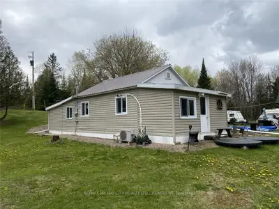 1452a Pucker Street, Admaston/bromley, On K7v 3z9