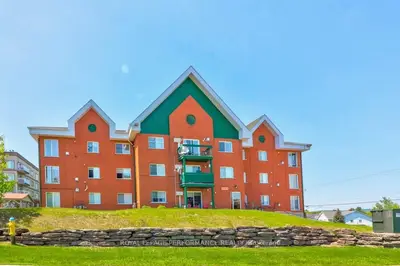 1202 Clement Street 234, Hawkesbury, On K6a 3v6
