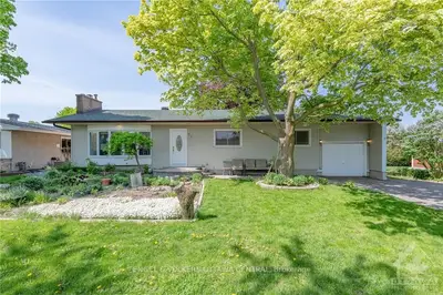 24 RIDGEFIELD Crescent, Bells Corners and South to Fallowfield, ON K2H 6S2