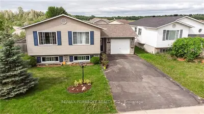 400 SWEEZY Court, Pembroke, ON K8A 8J3