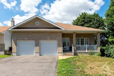 1797 QUEENSDALE Avenue, Blossom Park - Airport and Area, ON K1T 1J7