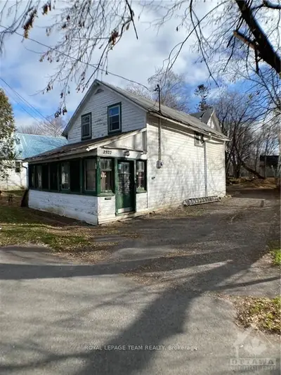 2322 ROGER STEVENS Drive, Manotick - Kars - Rideau Twp and Area, ON K0A 2T0