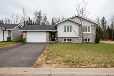 59 OAK Avenue, Petawawa, ON K8H 0B5