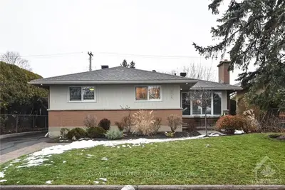 975 Shamir Avenue, Elmvale Acres and Area, ON K1G 2T1