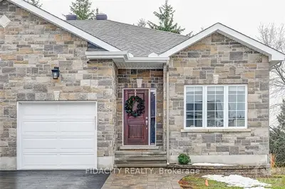 619 Meadowridge Circle, Carp - Huntley Ward, On K0a 1l0