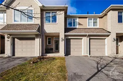 138 FLAT SEDGE Crescent, Blossom Park - Airport and Area, ON K1T 0G8