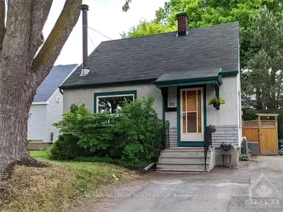 90 VISCOUNT Avenue, Carlington - Central Park, ON K1Z 7M9