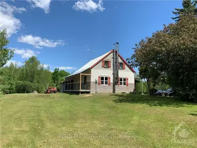 367 BOUNDARY Road, Alfred and Plantagenet, ON K0B 1A0