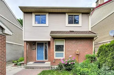 507 COURTLAND Place, Mooneys Bay - Carleton Heights and Area, ON K2C 3T7
