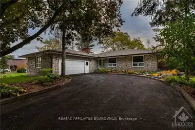 3059 UPPER OTTERSON Place, Billings Bridge - Riverside Park and Area, ON K1V 7B5
