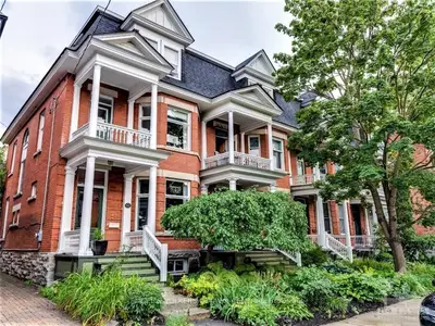 164 Waverley Street, Ottawa Centre, On K2p 0v6