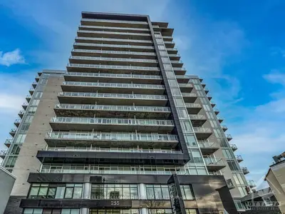 255 Bay Street 810, Ottawa Centre, On K1r 0c5