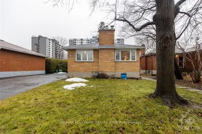 1502 Morisset Avenue, Carlington - Central Park, On K1z 8h5