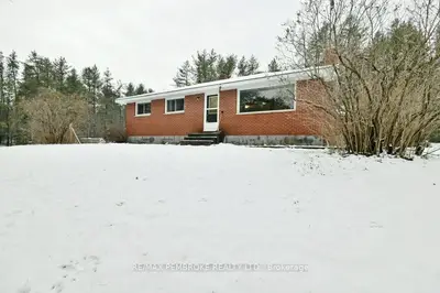 2818B PETAWAWA Boulevard, Petawawa, ON K8H 2Z2
