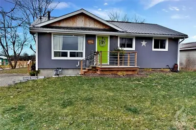 402 County Road 29 Road, Elizabethtown-kitley, On K0e 1y0