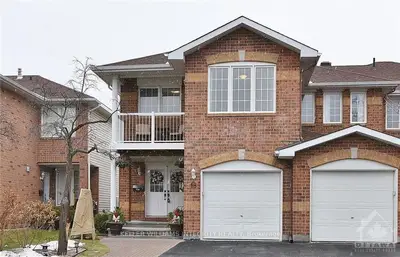 18 Palton Avenue, Kanata, On K2w 1g4