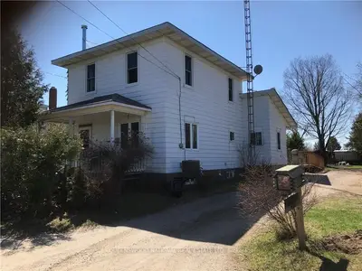 17 Inglis Street, Madawaska Valley, On K0j 1b0