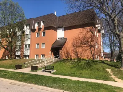 810 KYLE Court 202, Brockville, ON K6V 6H6