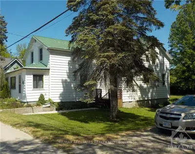31 King Street, Rideau Lakes, On K0e 1g0