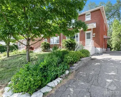 1069 APOLYDOR Avenue, Billings Bridge - Riverside Park and Area, ON K1H 8A8