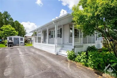 11 DU LAC, Stittsville - Munster - Richmond, ON K0A 1B0