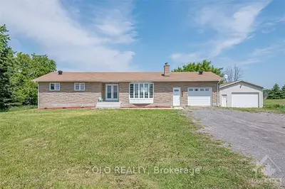 8581 RUSSELL Road, Orleans - Cumberland and Area, ON K4B 1J1