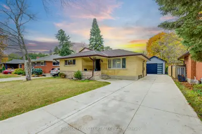 Detached in Waterloo