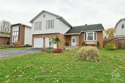 6054 VOYAGEUR Drive, Orleans - Convent Glen and Area, ON K1C 2P4
