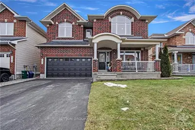 392 FAIRLAKES Way, Orleans - Cumberland and Area, ON K4A 0K9