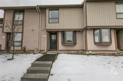 2081 STONEHENGE Crescent, Cyrville - Carson Grove - Pineview, ON K1B 4N7